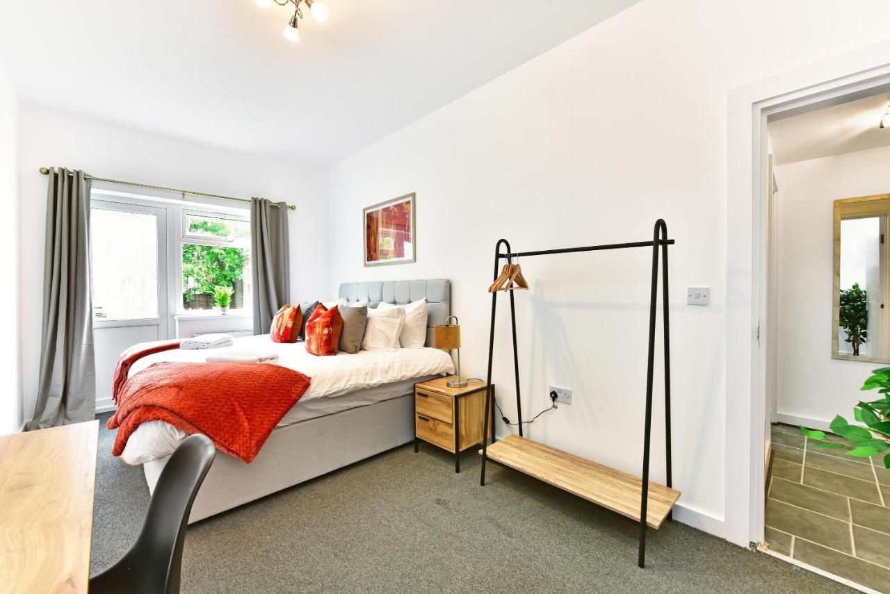 West Ealing Serviced Apts- 2 Bedroom 2 Bath Parking Near Station With Off Street Parking By 360Stays Esterno foto