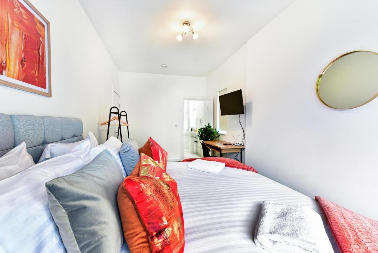 West Ealing Serviced Apts- 2 Bedroom 2 Bath Parking Near Station With Off Street Parking By 360Stays Esterno foto